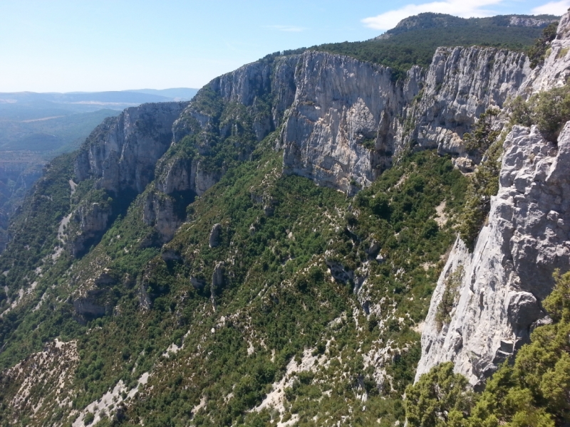 Прованс в июле 2015. Вроде банально, но с загогулиной.