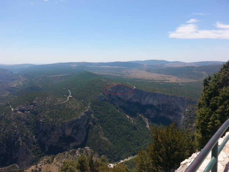 Прованс в июле 2015. Вроде банально, но с загогулиной.