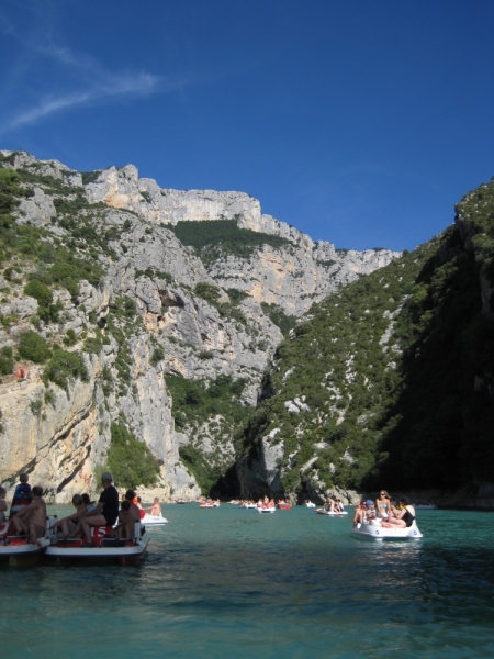 Прованс в июле 2015. Вроде банально, но с загогулиной.