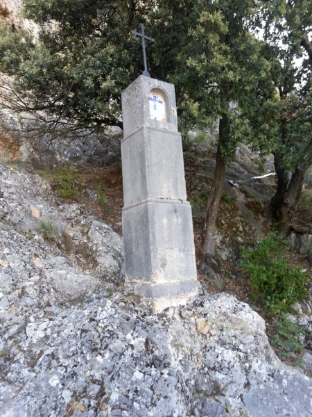 Прованс в июле 2015. Вроде банально, но с загогулиной.