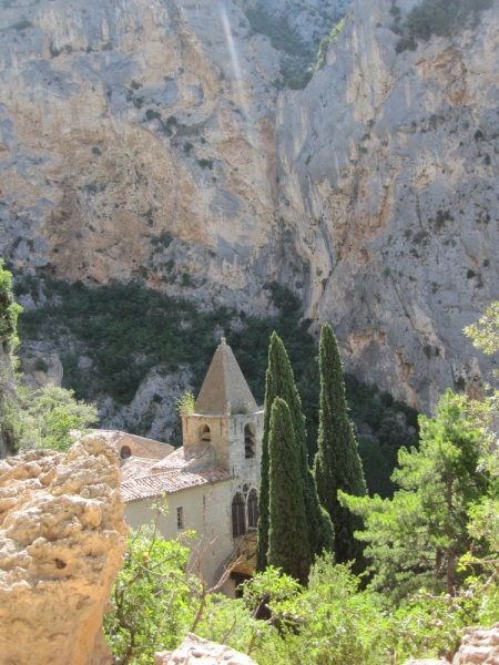 Прованс в июле 2015. Вроде банально, но с загогулиной.