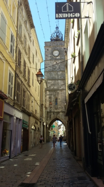 Прованс в июле 2015. Вроде банально, но с загогулиной.