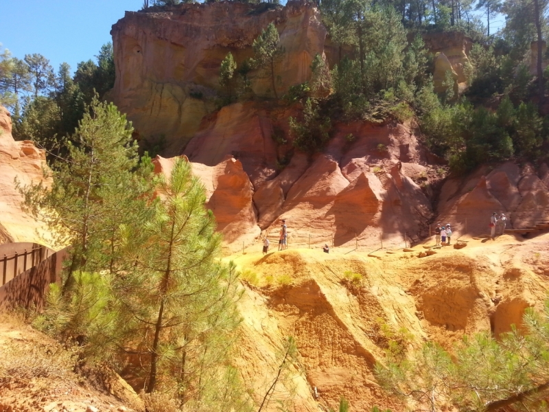 Прованс в июле 2015. Вроде банально, но с загогулиной.