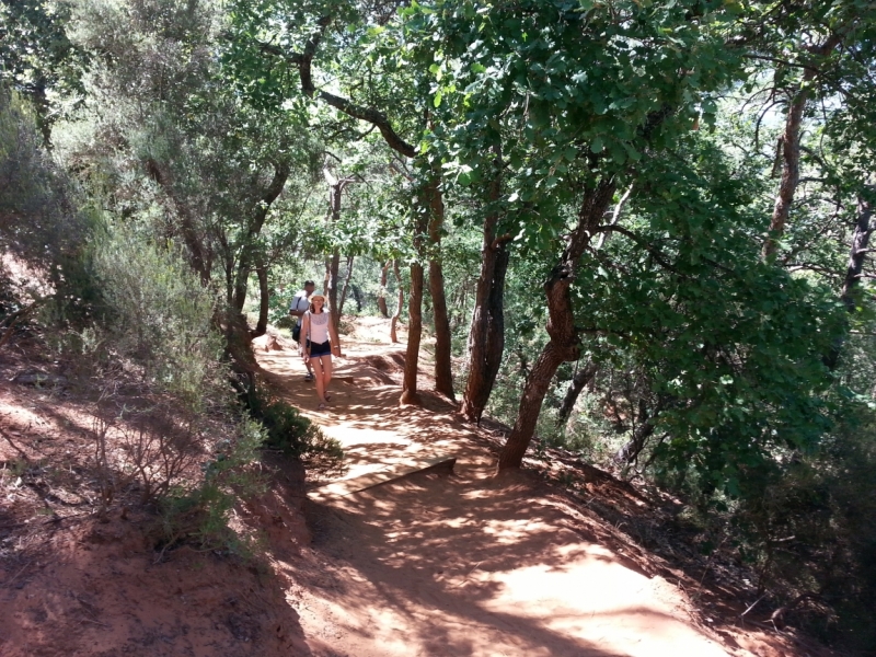 Прованс в июле 2015. Вроде банально, но с загогулиной.