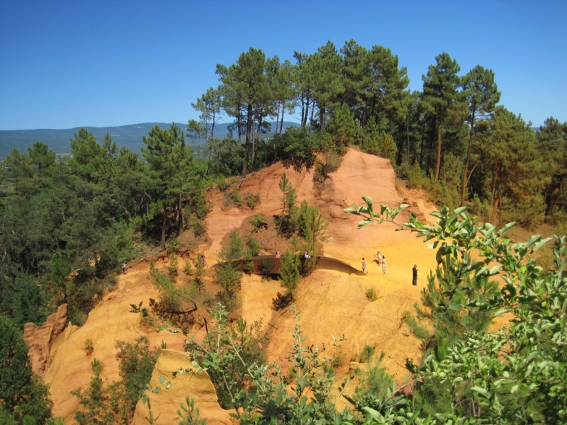 Прованс в июле 2015. Вроде банально, но с загогулиной.