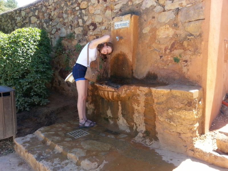 Прованс в июле 2015. Вроде банально, но с загогулиной.