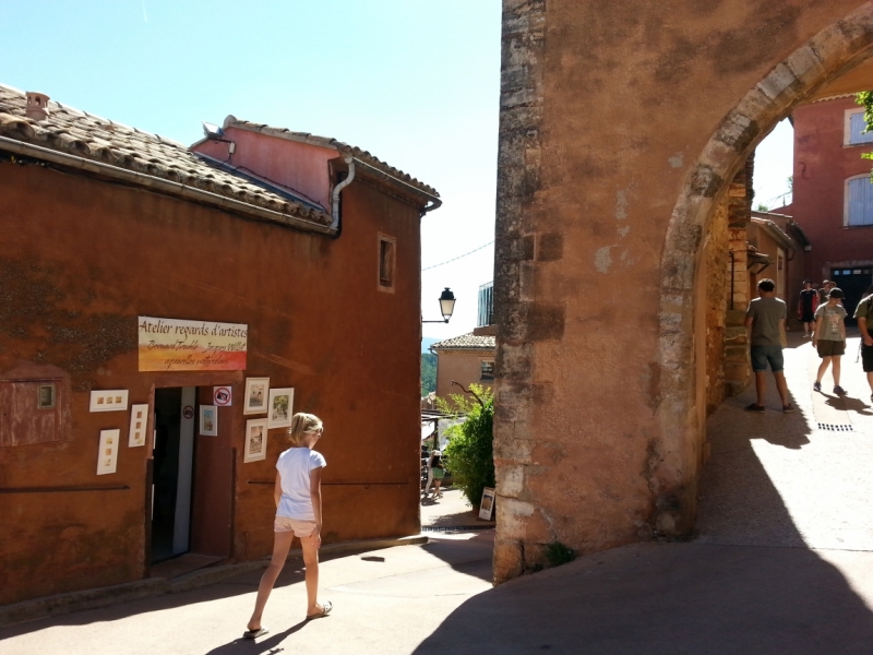 Прованс в июле 2015. Вроде банально, но с загогулиной.