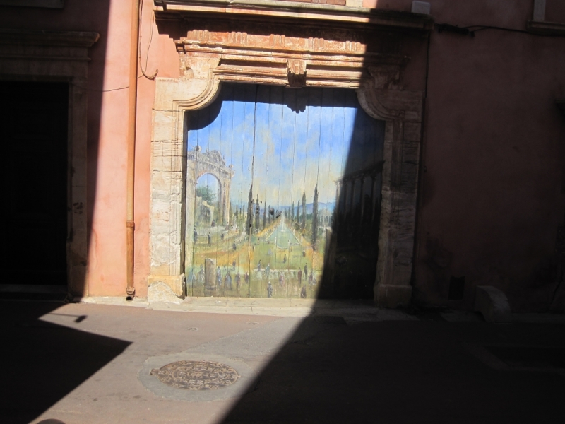 Прованс в июле 2015. Вроде банально, но с загогулиной.