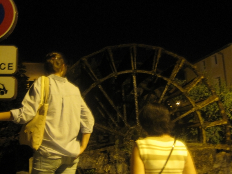 Прованс в июле 2015. Вроде банально, но с загогулиной.