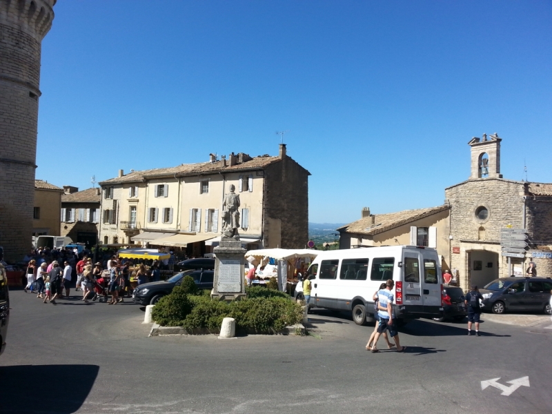 Прованс в июле 2015. Вроде банально, но с загогулиной.