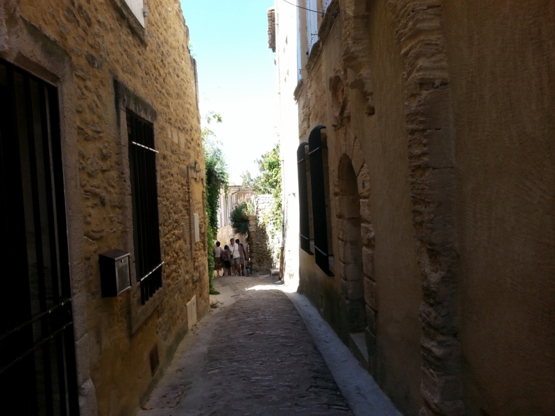 Прованс в июле 2015. Вроде банально, но с загогулиной.