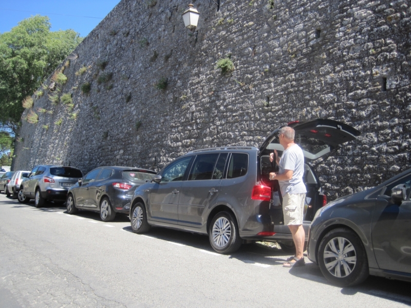 Прованс в июле 2015. Вроде банально, но с загогулиной.