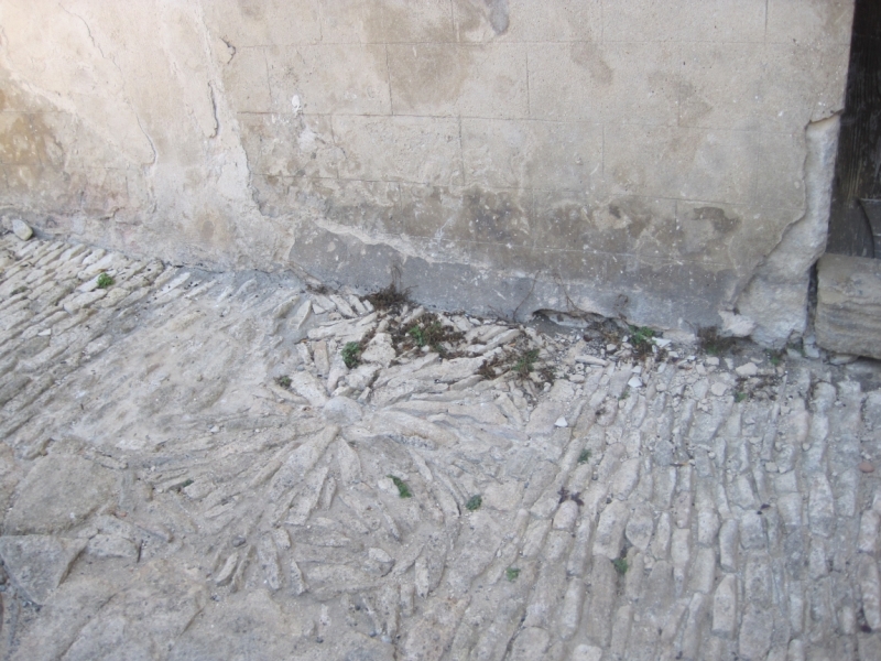 Прованс в июле 2015. Вроде банально, но с загогулиной.