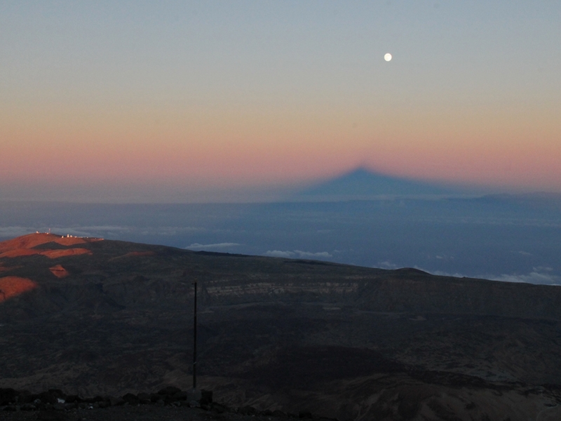 Утренняя тень Тейде (La sombra del Teide al amanecer)