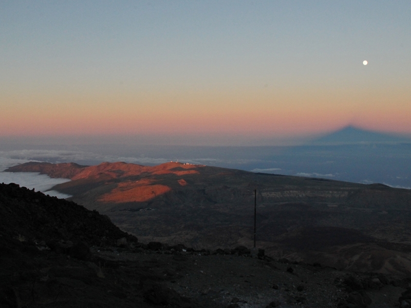 Утренняя тень Тейде (La sombra del Teide al amanecer)