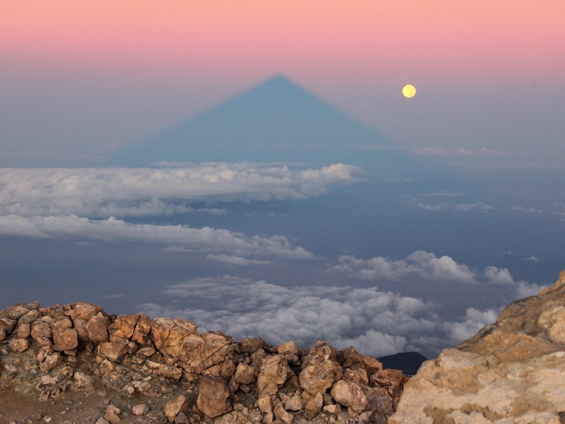 Утренняя тень Тейде (La sombra del Teide al amanecer)