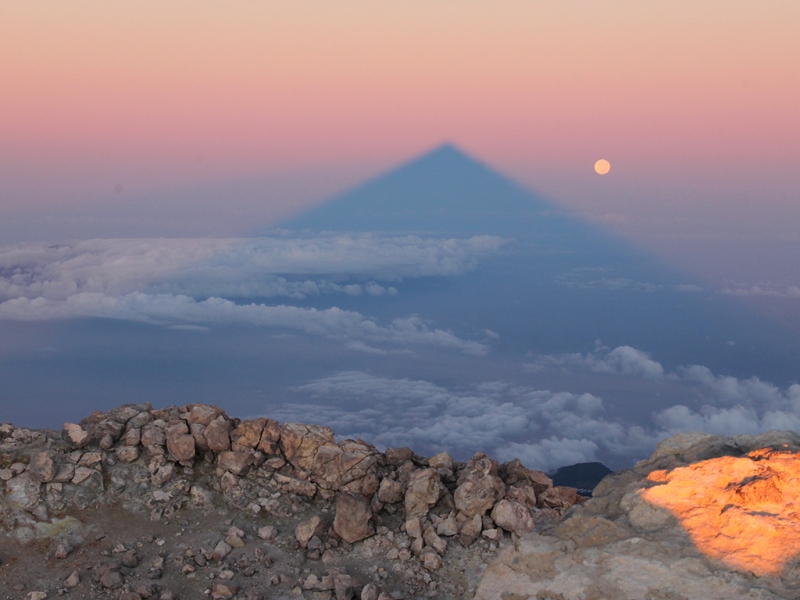 Утренняя тень Тейде (La sombra del Teide al amanecer)