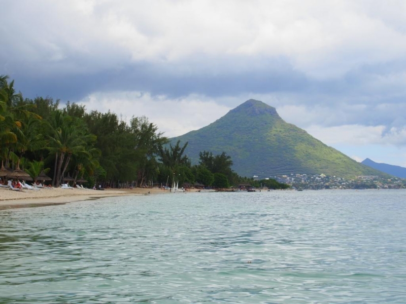 «Сначала Бог увидел Маврикий, а потом  создал рай. По его образу и подобию» Марк Твен