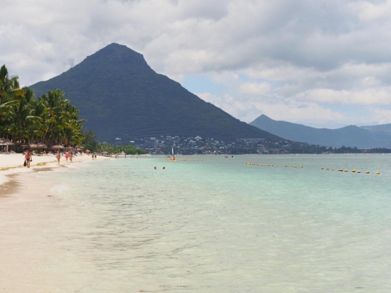 «Сначала Бог увидел Маврикий, а потом  создал рай. По его образу и подобию» Марк Твен