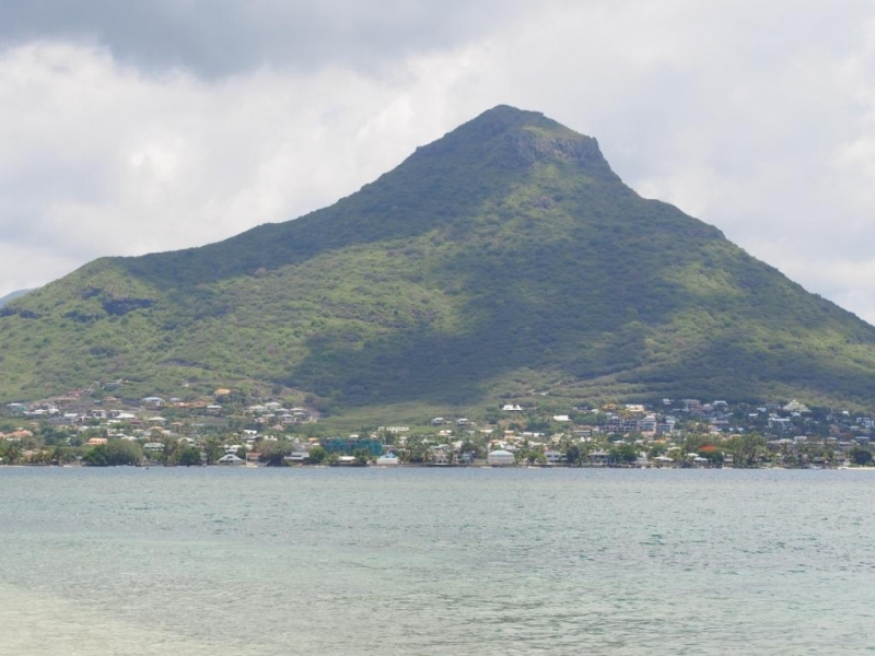 «Сначала Бог увидел Маврикий, а потом  создал рай. По его образу и подобию» Марк Твен