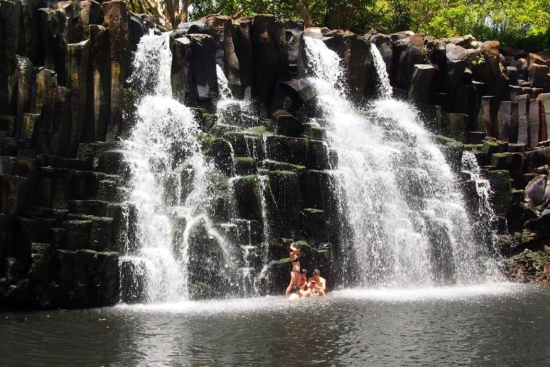 «Сначала Бог увидел Маврикий, а потом  создал рай. По его образу и подобию» Марк Твен