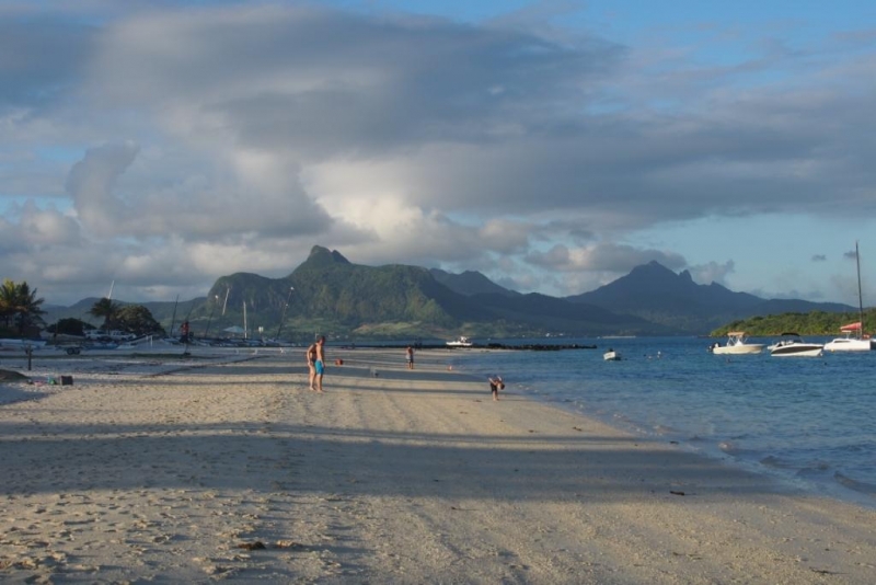 «Сначала Бог увидел Маврикий, а потом  создал рай. По его образу и подобию» Марк Твен