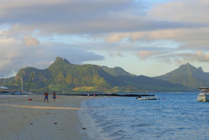 «Сначала Бог увидел Маврикий, а потом  создал рай. По его образу и подобию» Марк Твен