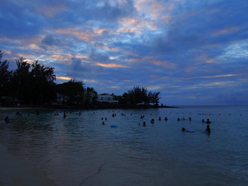 «Сначала Бог увидел Маврикий, а потом  создал рай. По его образу и подобию» Марк Твен