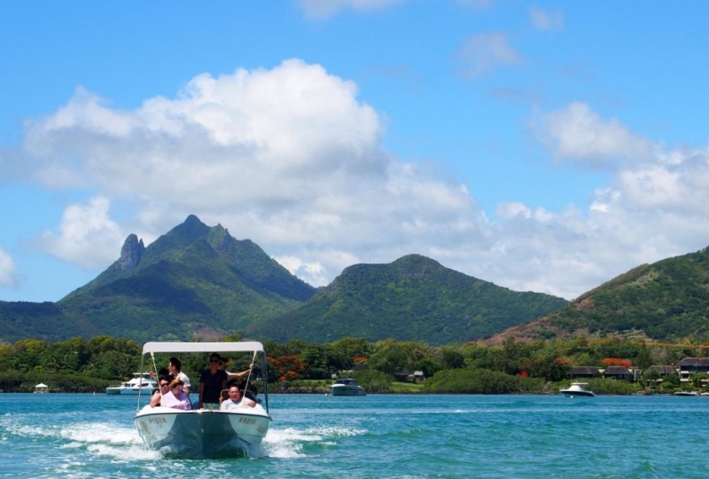 «Сначала Бог увидел Маврикий, а потом  создал рай. По его образу и подобию» Марк Твен
