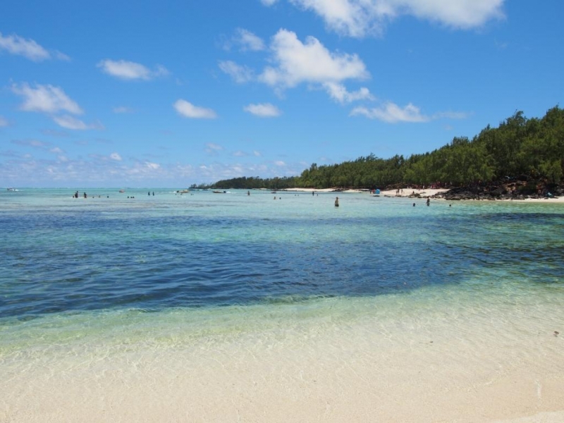 «Сначала Бог увидел Маврикий, а потом  создал рай. По его образу и подобию» Марк Твен