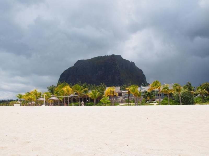 «Сначала Бог увидел Маврикий, а потом  создал рай. По его образу и подобию» Марк Твен