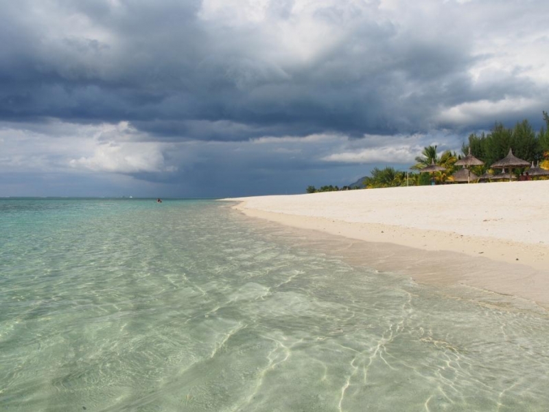 «Сначала Бог увидел Маврикий, а потом  создал рай. По его образу и подобию» Марк Твен