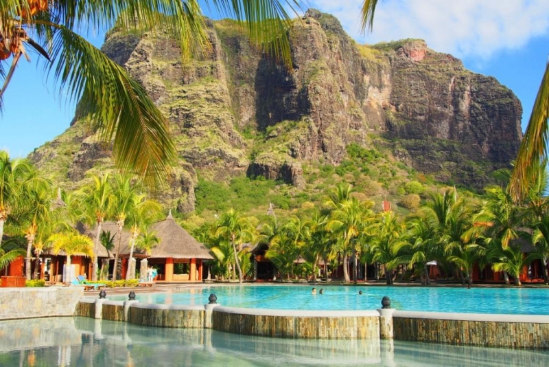 «Сначала Бог увидел Маврикий, а потом  создал рай. По его образу и подобию» Марк Твен