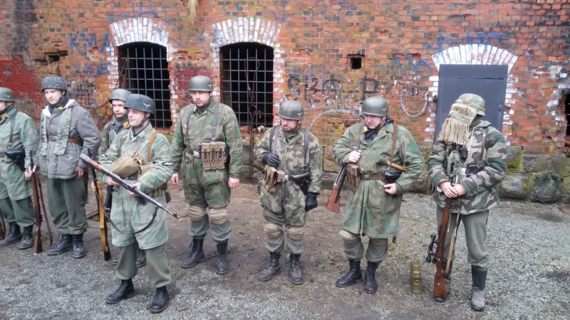 Принял на грудь, скажи что-нибудь! Трезвым вход запрещён!