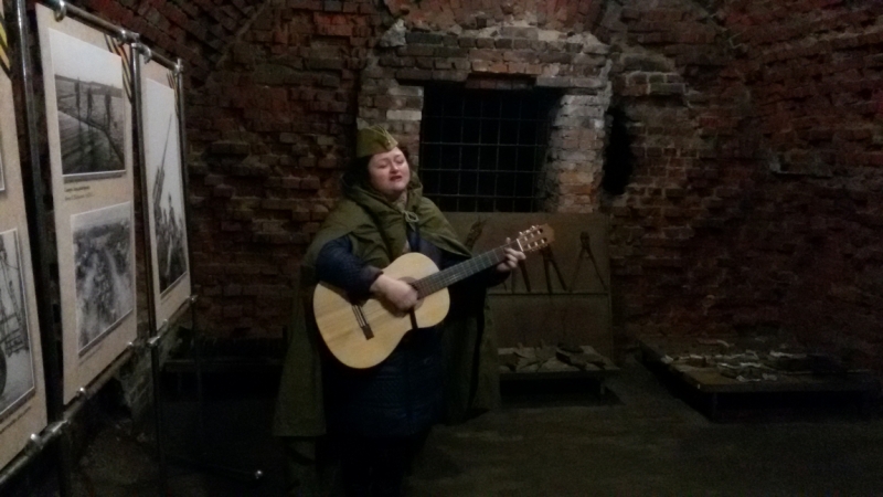 Принял на грудь, скажи что-нибудь! Трезвым вход запрещён!