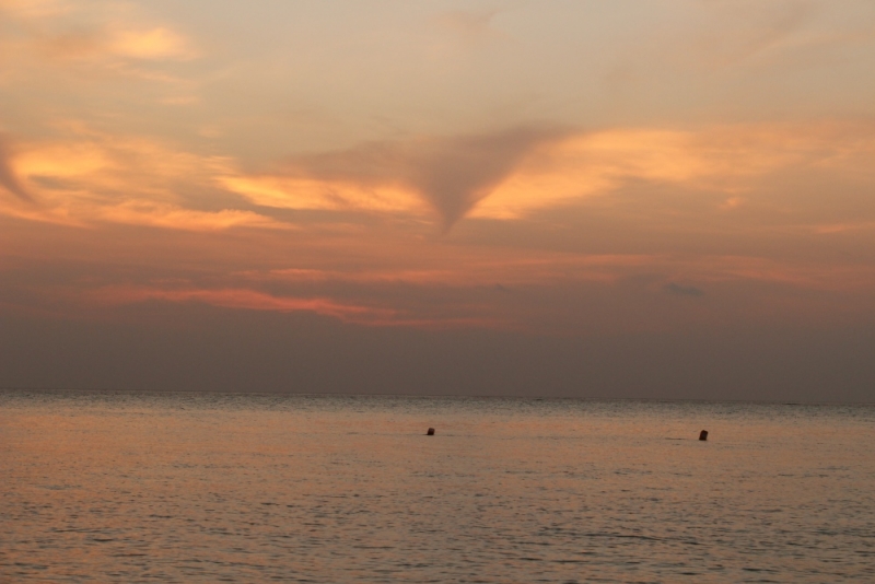 Медовый месяц в Holiday Cottage, Thoddoo Island Медовый месяц в Holiday Cottage, Thoddoo Island