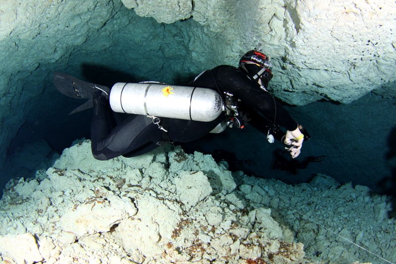 Поменял BCD на SideMount, открытую воду на пещеры...