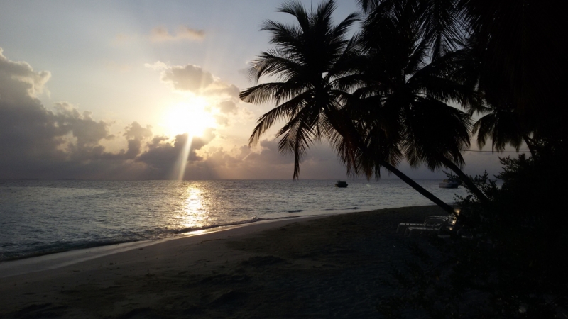 Принял на грудь, скажи что-нибудь! Трезвым вход запрещён!