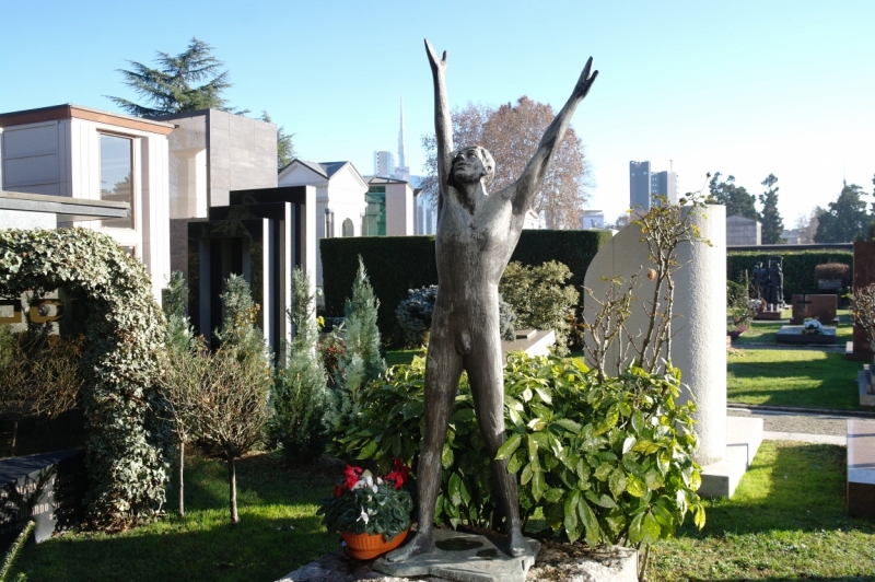 Как я провел этой весной. Кладбище Cimitero Monumentale, Милан