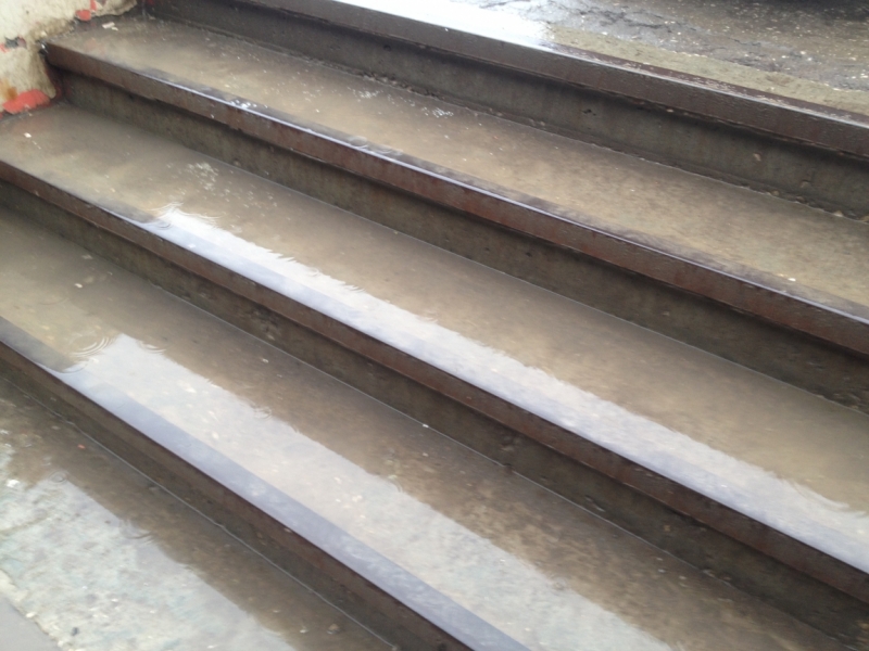 Принял на грудь, скажи что-нибудь! Трезвым вход запрещён!