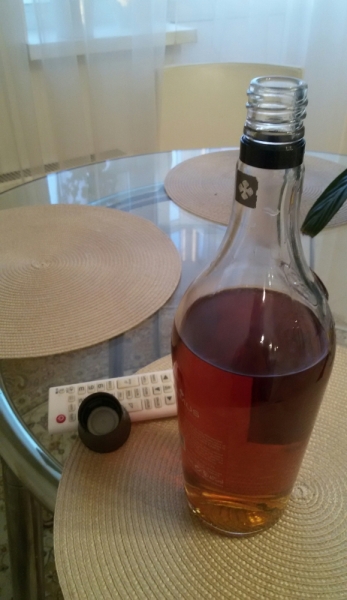 Принял на грудь, скажи что-нибудь! Трезвым вход запрещён!