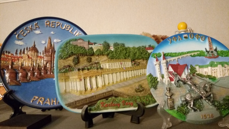 Кто коллекционирует сувенирные тарелочки?