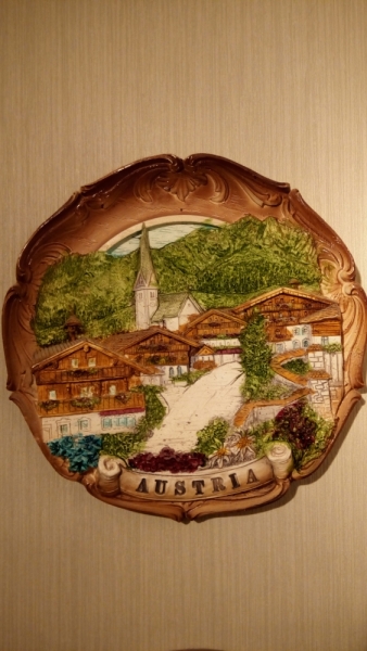 Кто коллекционирует сувенирные тарелочки?