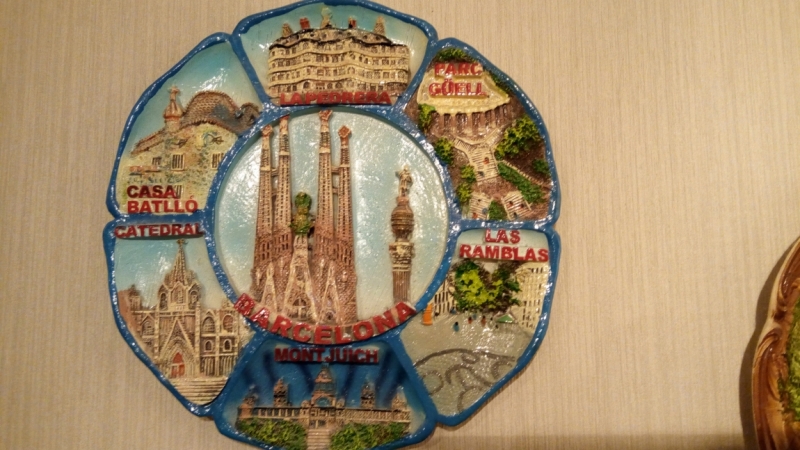 Кто коллекционирует сувенирные тарелочки?