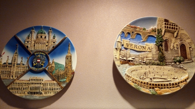 Кто коллекционирует сувенирные тарелочки?