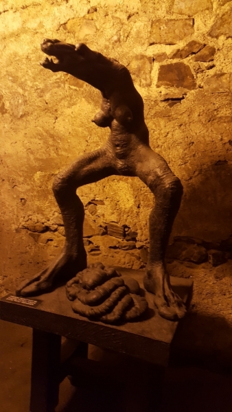 Разделить расходы на экскурсии 10.06.16 по Чески Крумлову .