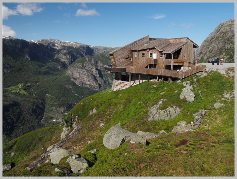 Центральная, западная и южная Норвегия. На машине, с ребенком и палаткой. Июль 2015.