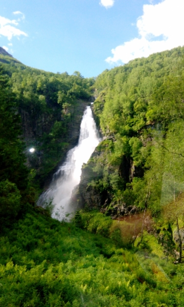 66 часов в Норвегии первый раз, 30 км пешком - и я в плену водопадов, фьордов