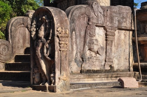 Шри-Ланка: страна смеющихся людей и собак.