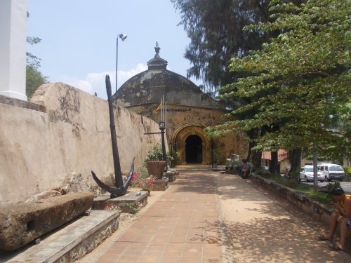 Шри-Ланка: страна смеющихся людей и собак.